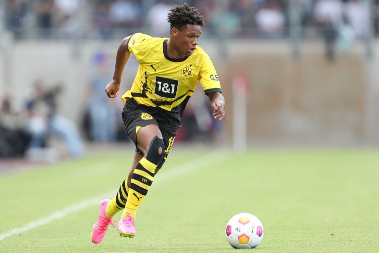 多特官方：19岁攻击手杜兰维尔租借加盟巴塞尔，租期至本赛季结束